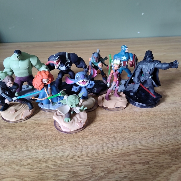 Disney Infinity Game For XBox Characters & Play Platform Only Hulk Venom Stitch - Picture 3 of 8